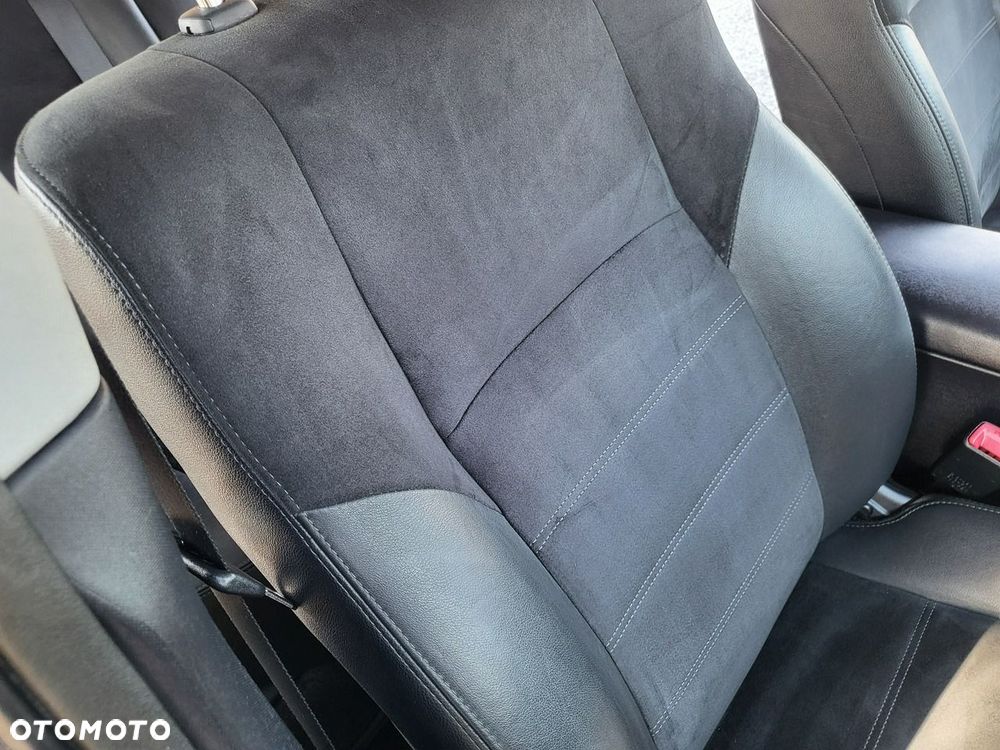 Toyota Avensis - 21