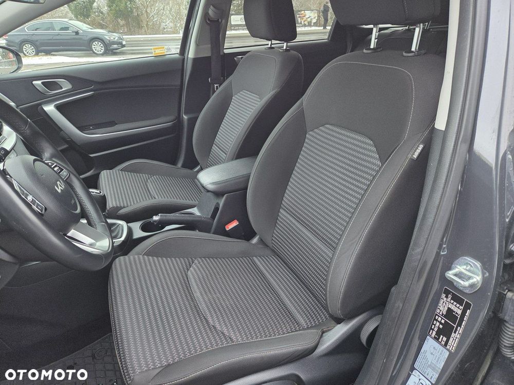 Kia Ceed 1.5 T-GDI M - 12