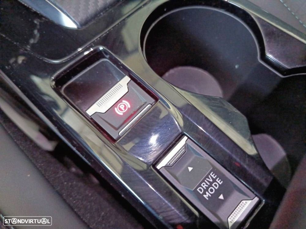 Peugeot 2008 1.5 BlueHDi Allure Pack EAT8 - 18