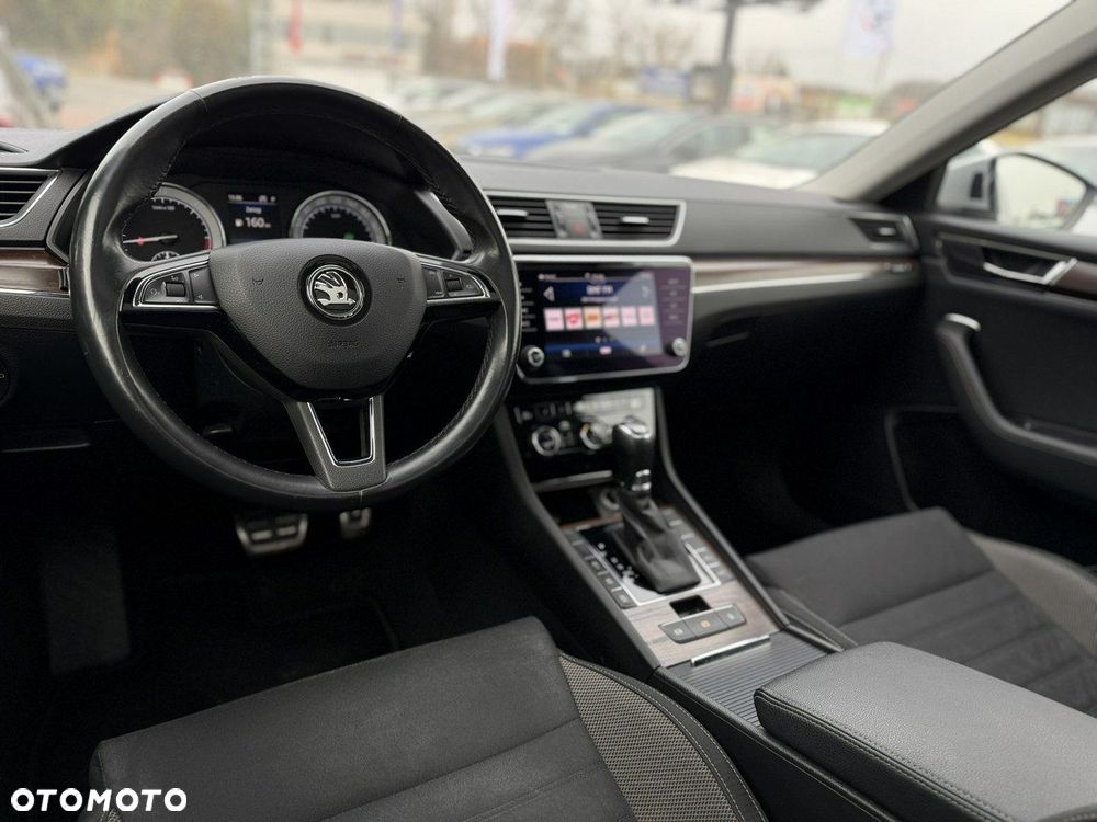 Skoda Superb 2.0 TDI SCR 4x4 Scout DSG - 17