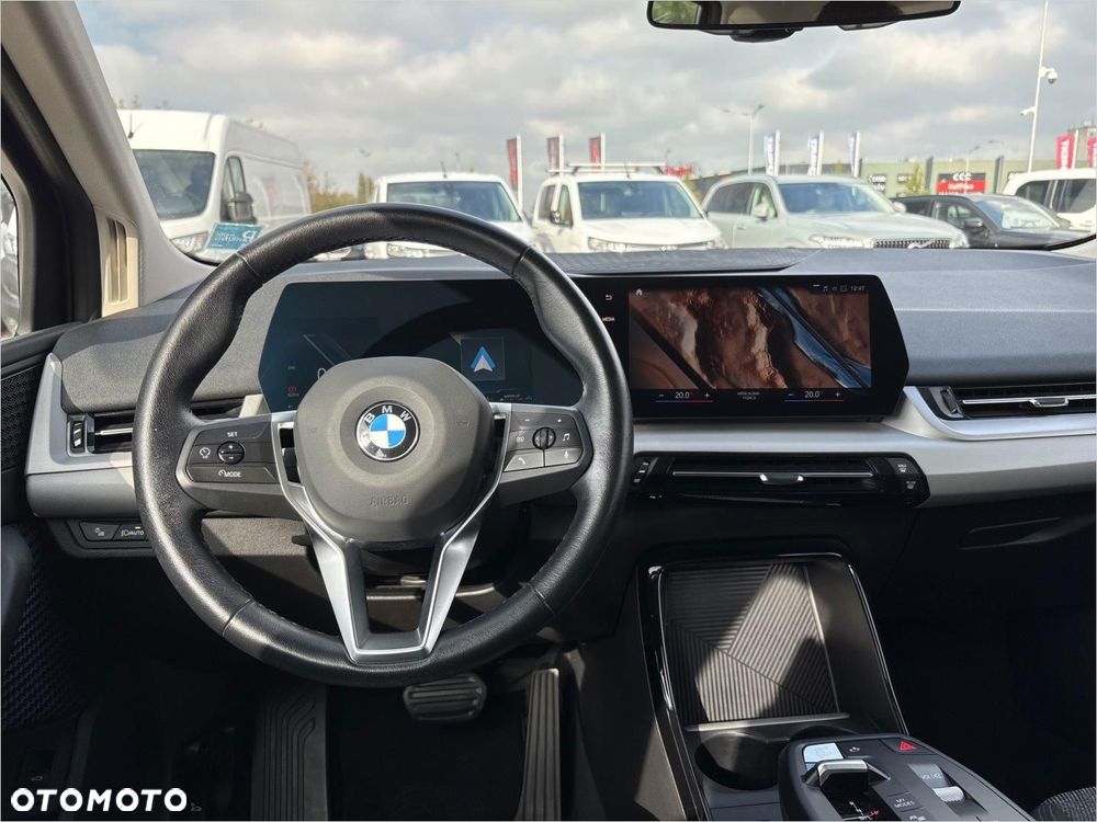 BMW Seria 2 218d - 12