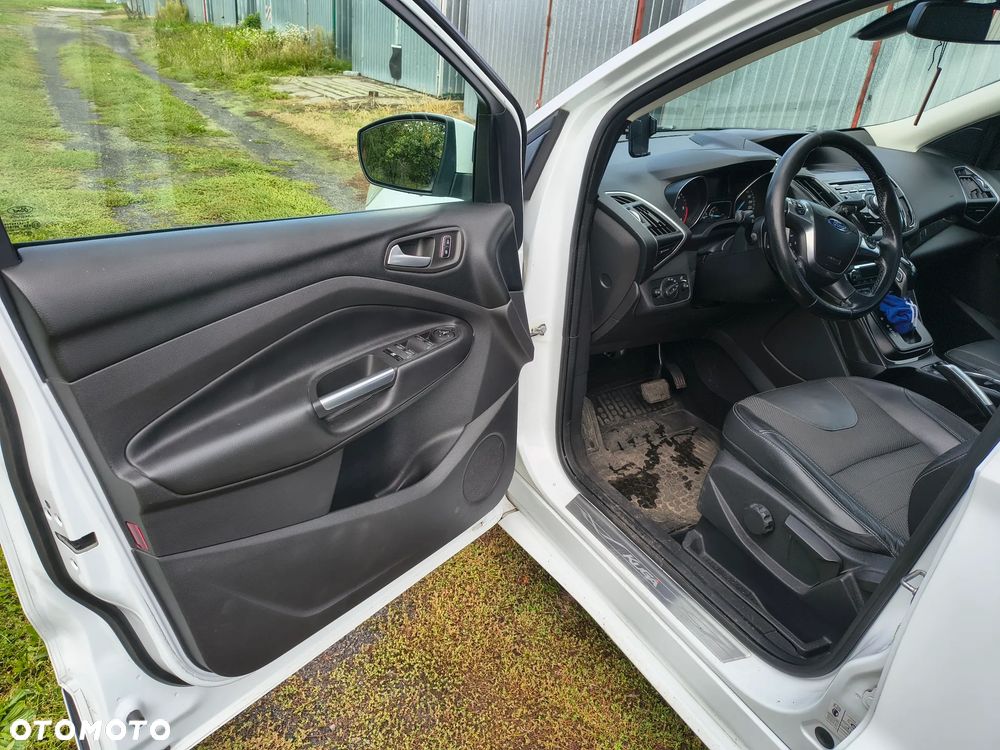Ford Kuga - 12