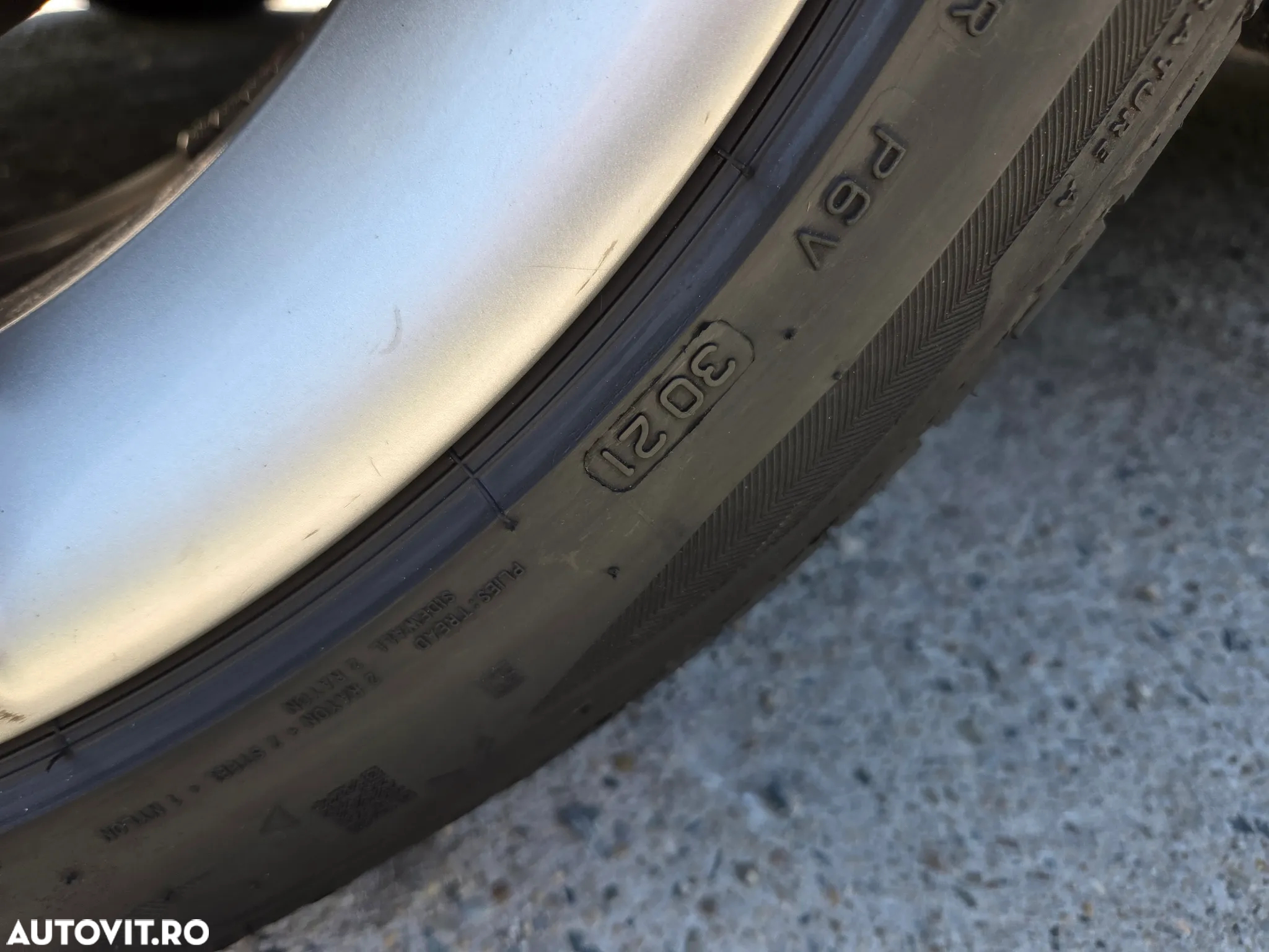 BMW Seria 3 320i - 9