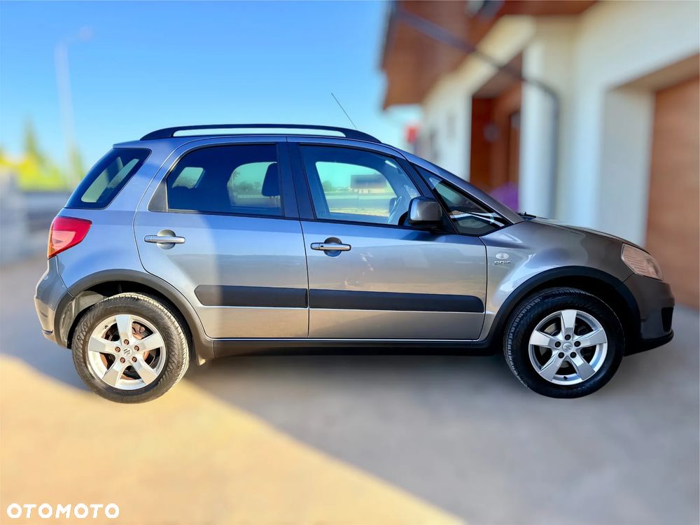 Suzuki SX4 2.0 DDiS Explore 4WD - 8