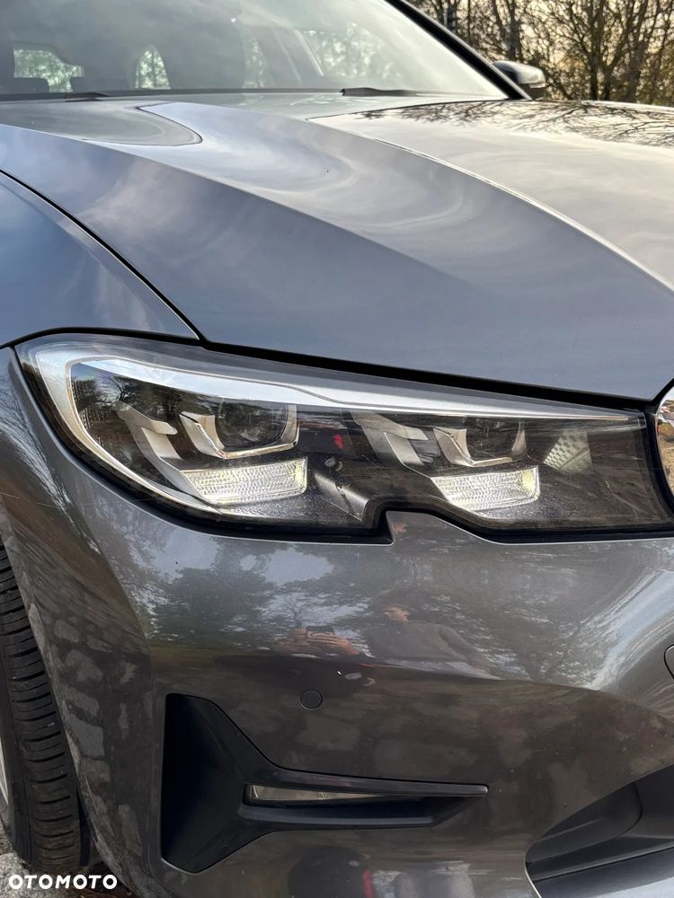 BMW Seria 3 320d Touring Advantage - 9