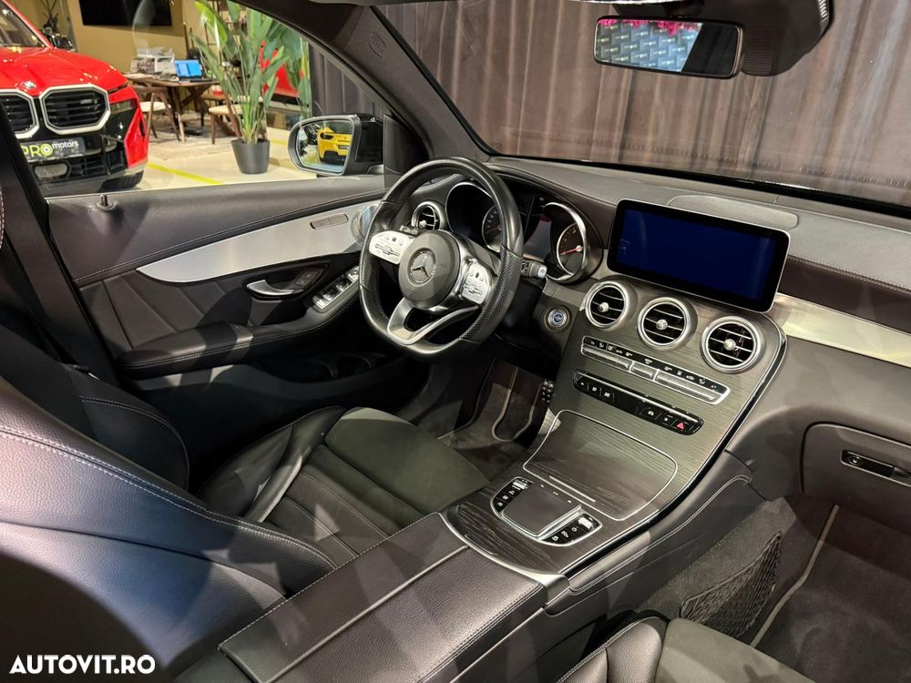Mercedes-Benz GLC 300 d 4Matic 9G-TRONIC AMG Line - 25