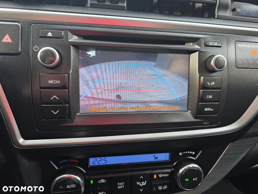 Toyota Auris 1.6 Premium Comfort - 14