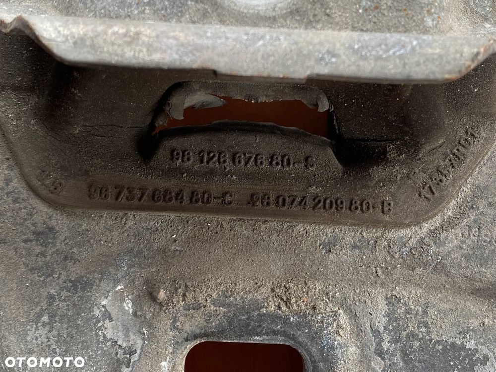 MOCOWANIE ŁAPA PODUSZKA SKRZYNI BIEGÓW PEUGEOT RIFTER 9673768480C - 2