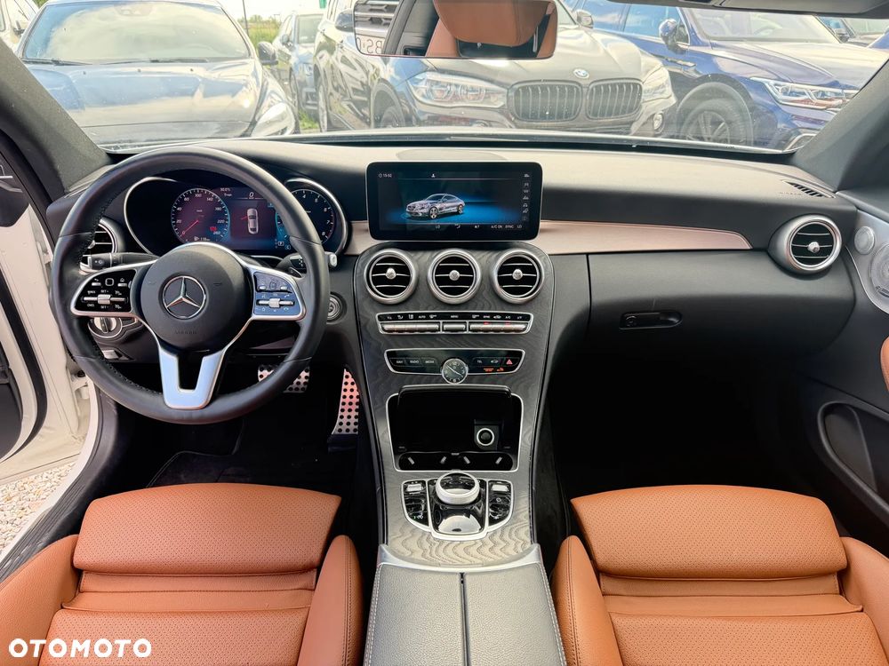 Mercedes-Benz Klasa C 300 9G-TRONIC AMG Line - 8