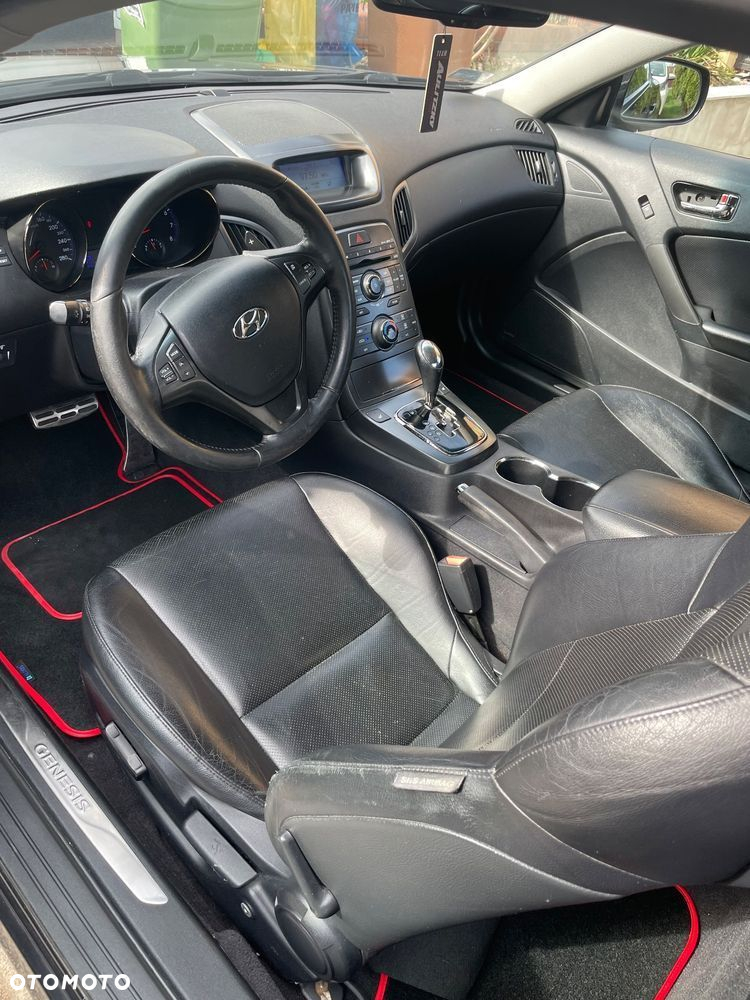 Hyundai Genesis Coupe - 4