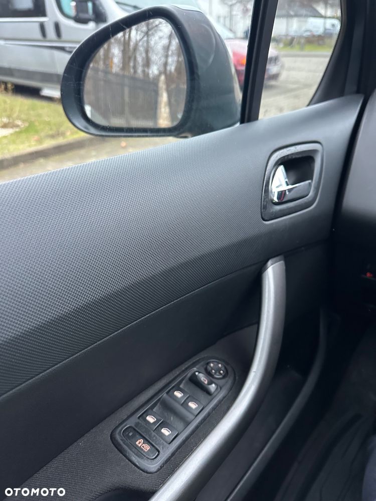 Peugeot 308 HDi FAP 110 Family - 11