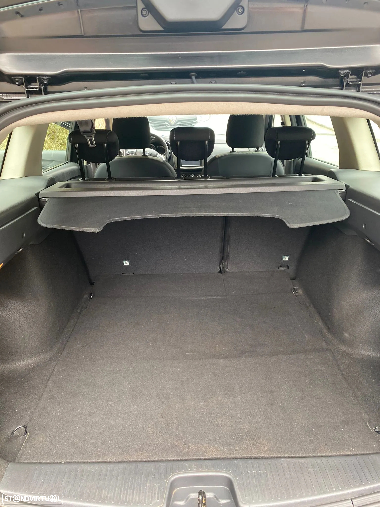 Dacia Logan MCV 0.9 TCe Stepway - 9