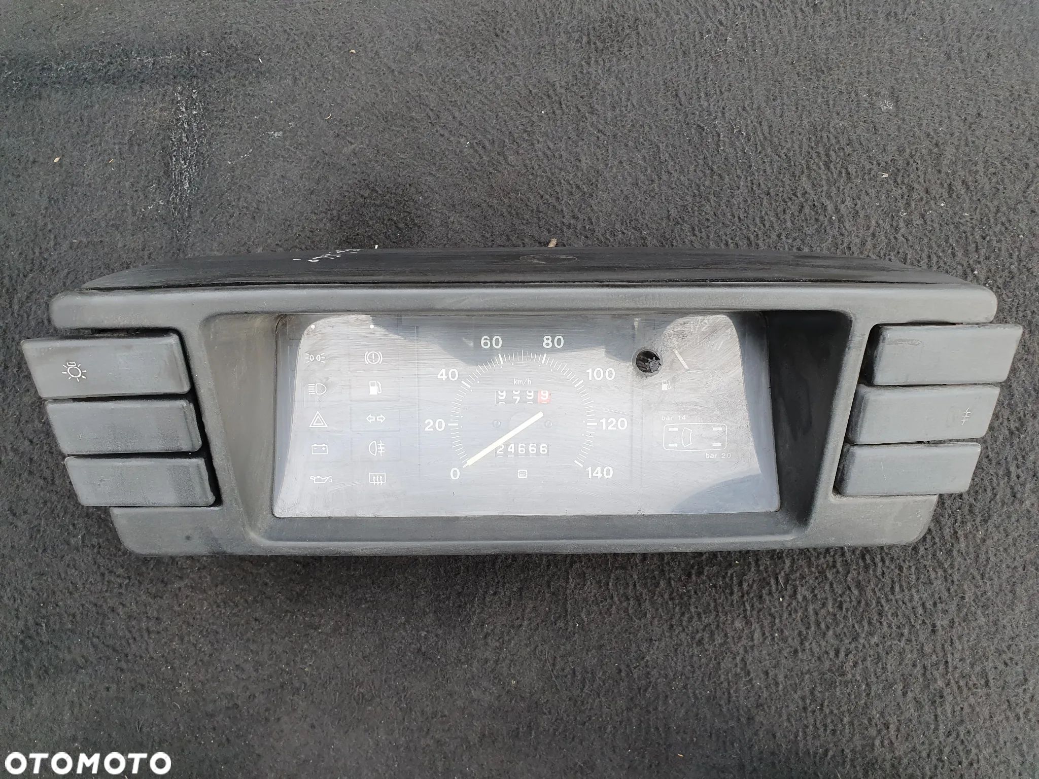 FIAT 126P LICZNIK ZEGARY PRĘDKOŚCIOMIERZ - 1