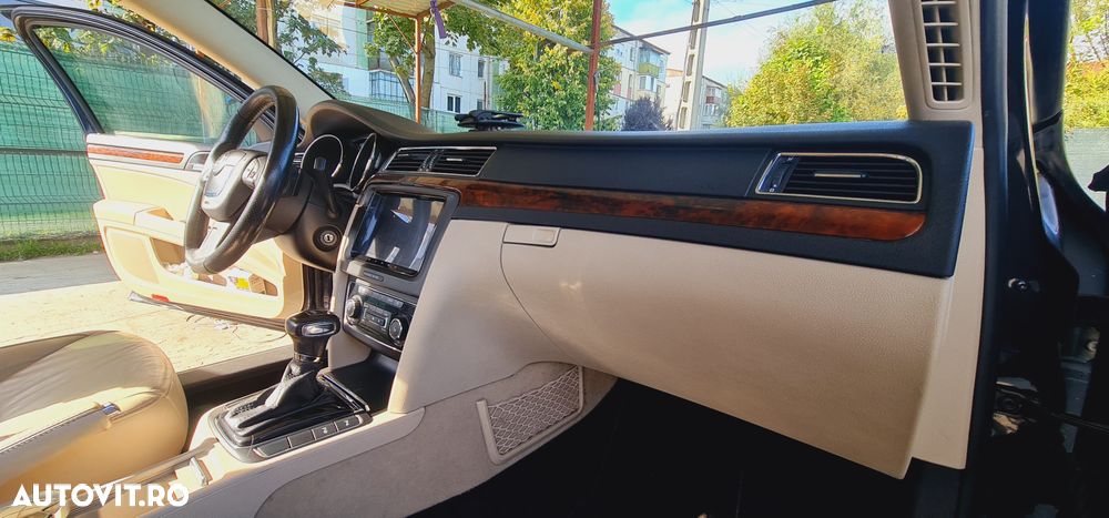 Skoda Superb 2.0 TDI Elegance DSG - 25