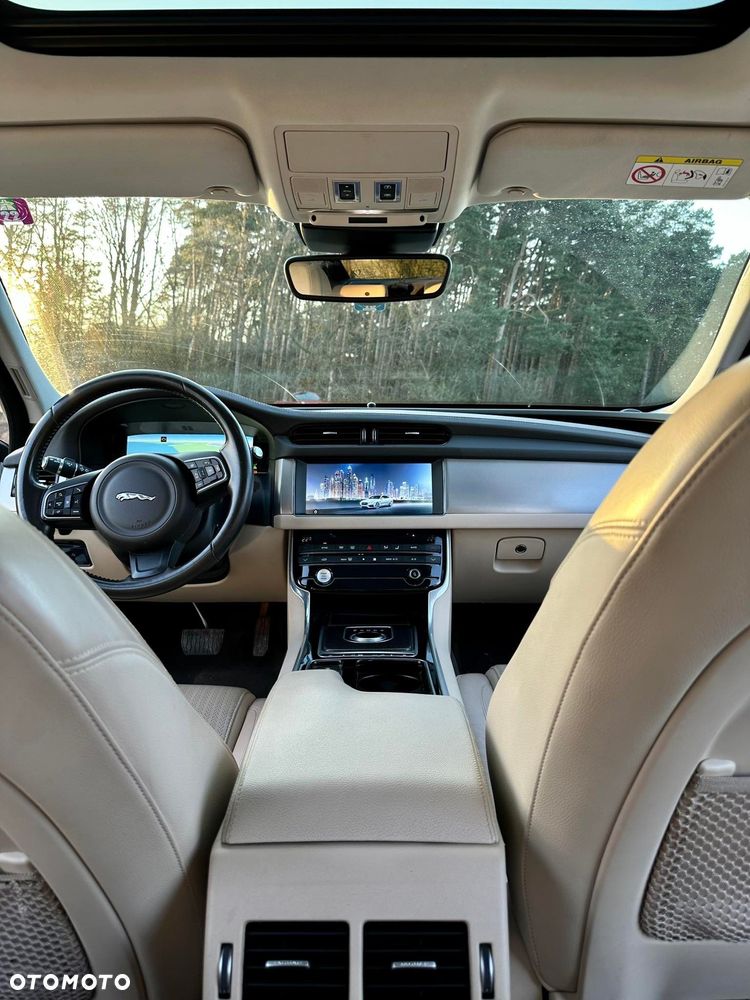 Jaguar XF 3.0 TDV6 Prestige - 3