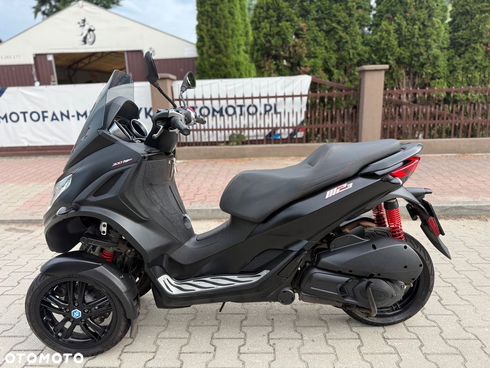 Piaggio MP-3 - 18