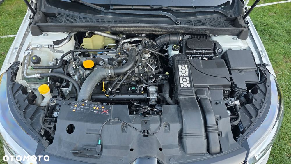 Renault Megane Grandtour ENERGY TCe 130 BOSE EDITION - 24