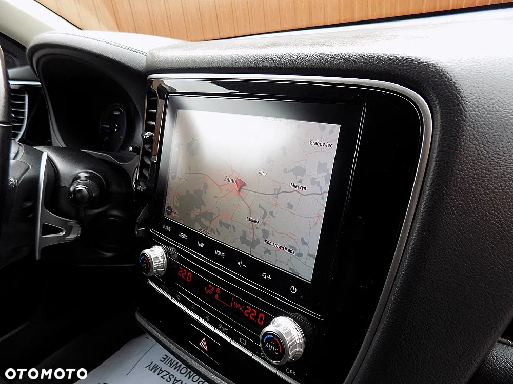 Mitsubishi Outlander 2.4 4WD Plug-In Hybrid Top - 21