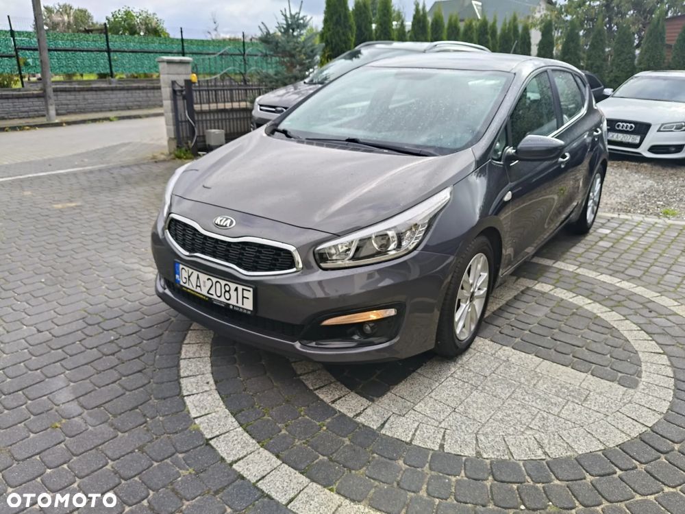 Kia Ceed 1.4 CVVT Dream Team Edition