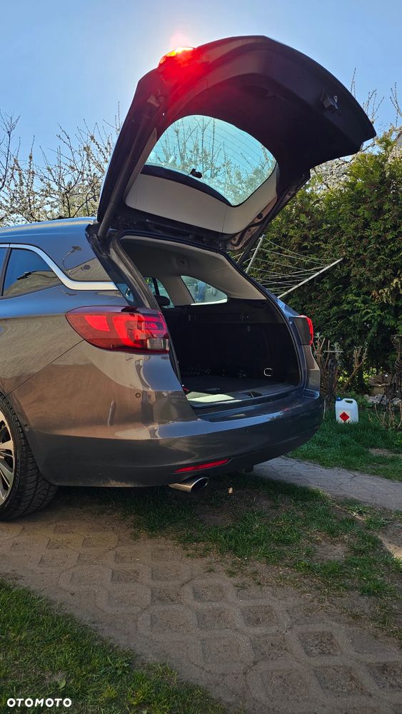 Opel Astra 1.6 BiTrb D (CDTI) Start/Stop Dynamic - 11