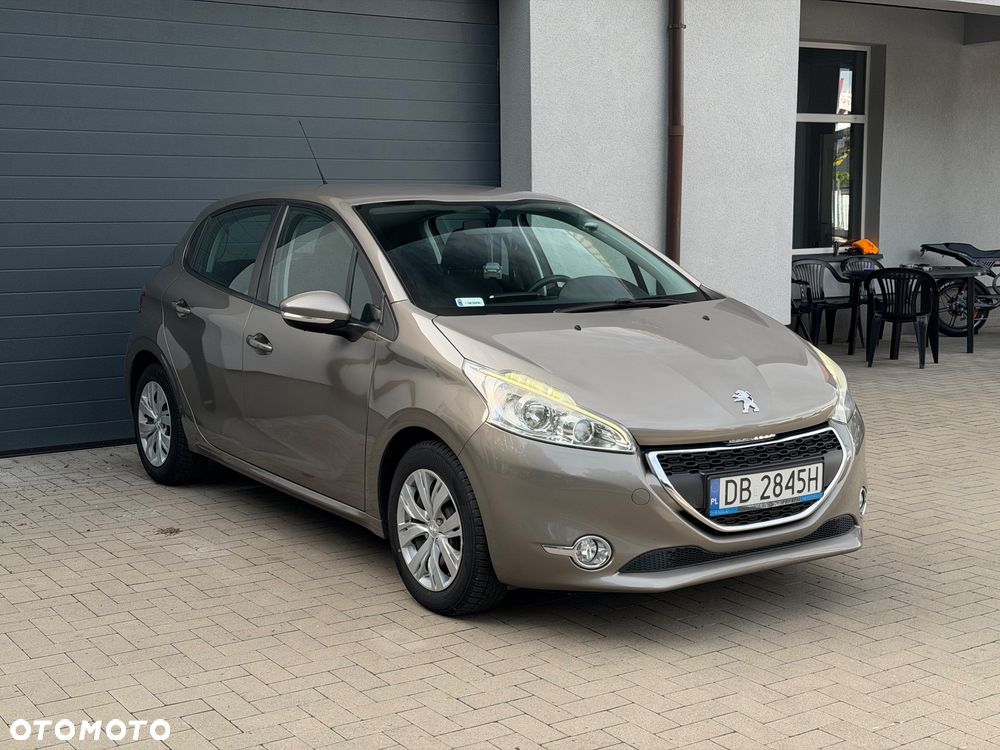 Peugeot 208 - 3