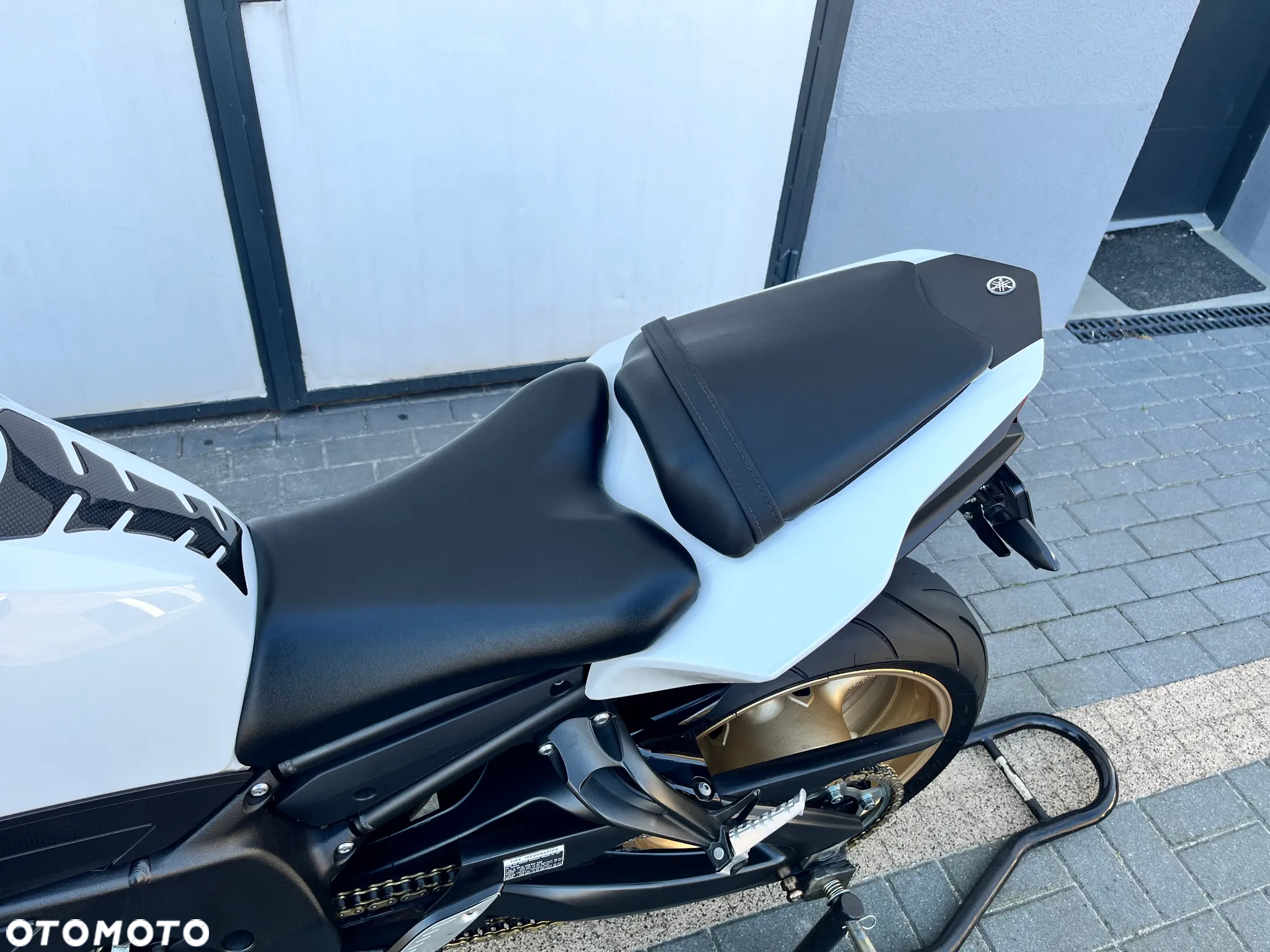 Yamaha FZ8 - 12