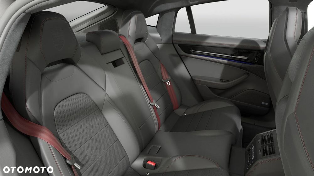 Porsche Panamera GTS - 9