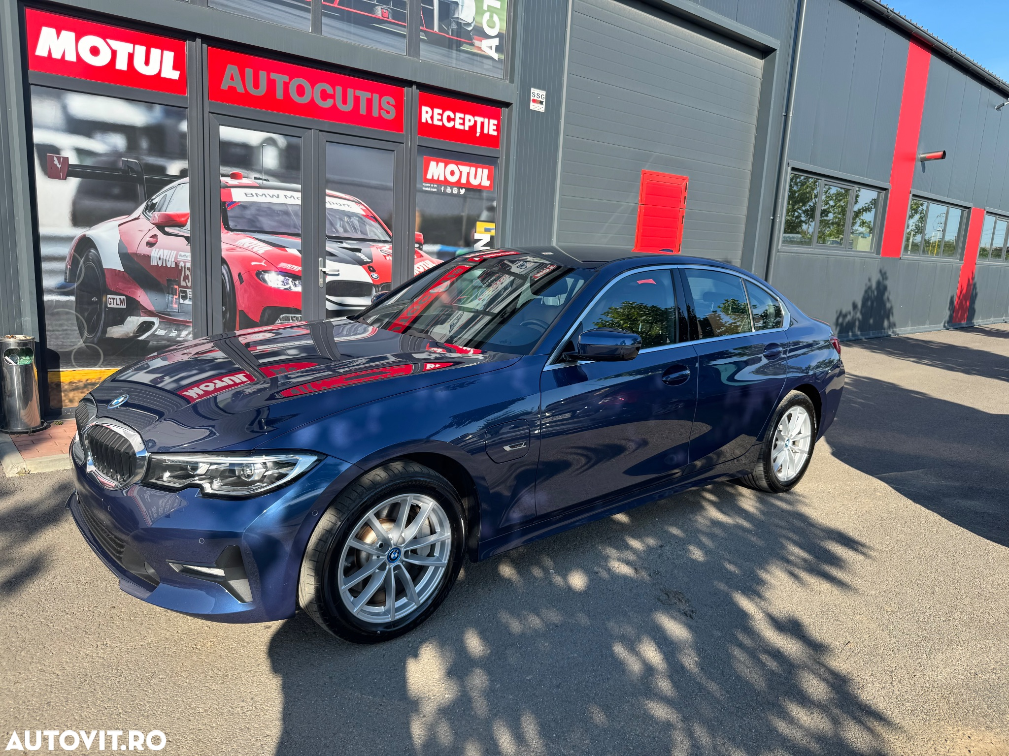 BMW Seria 3 330e AT PHEV - 11