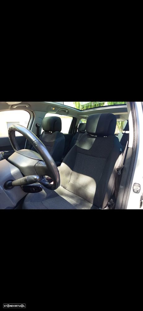 Peugeot 5008 1.6 HDi 7L Allure - 20