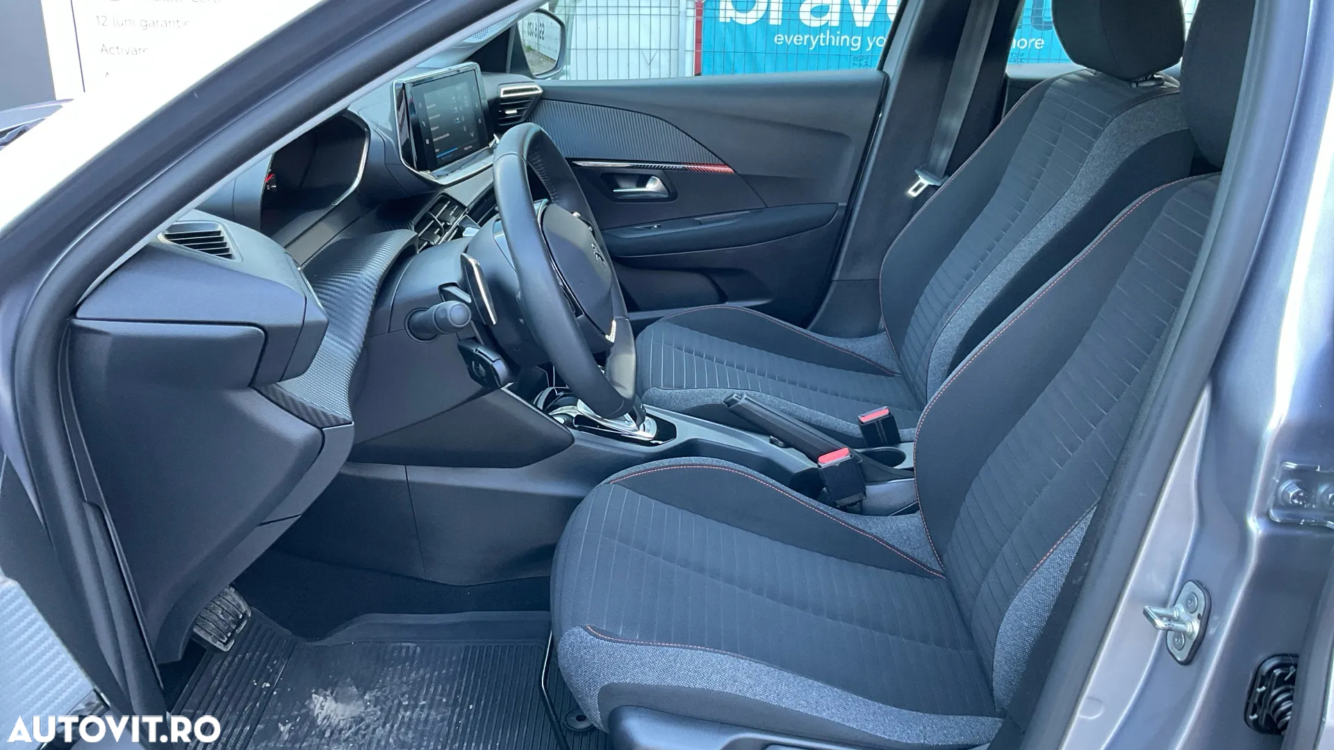 Peugeot 208 1.2 L PureTech STT EAT8 Allure - 20
