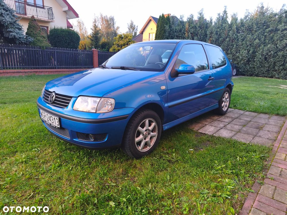 Volkswagen Polo 1.4 16V Basis - 1