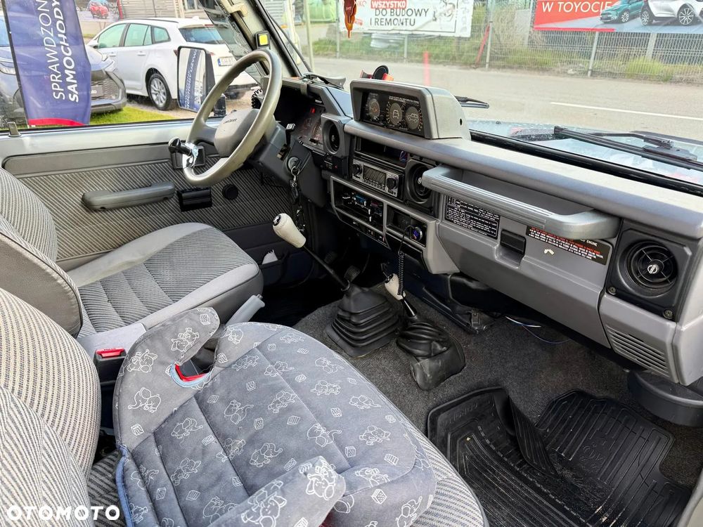 Toyota Land Cruiser - 18