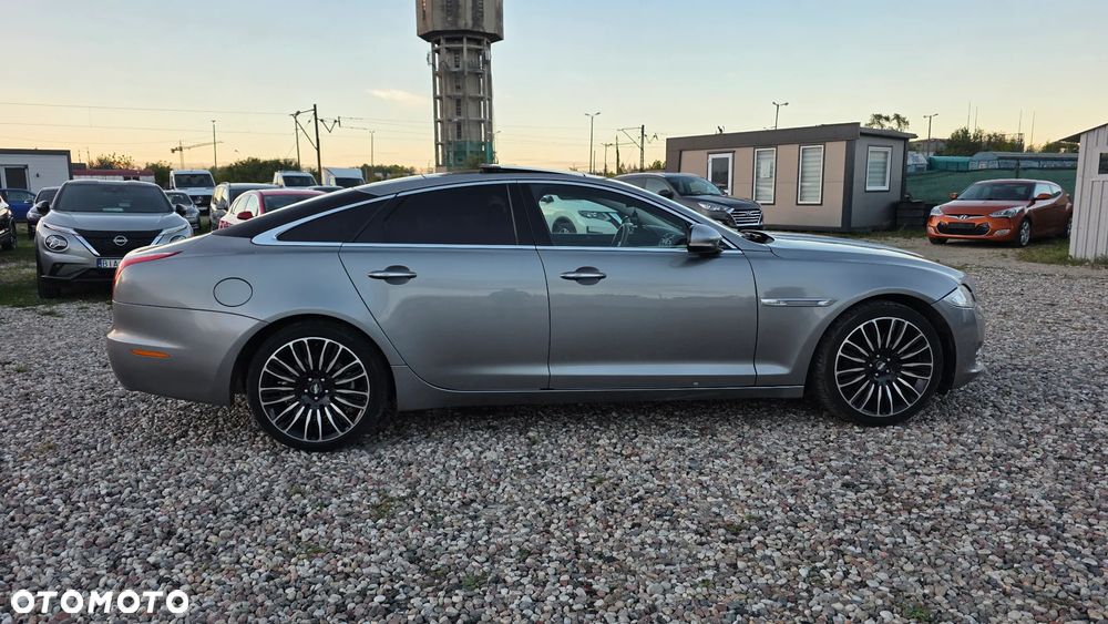 Jaguar XJ 3.0 D V6 Premium Luxury - 5