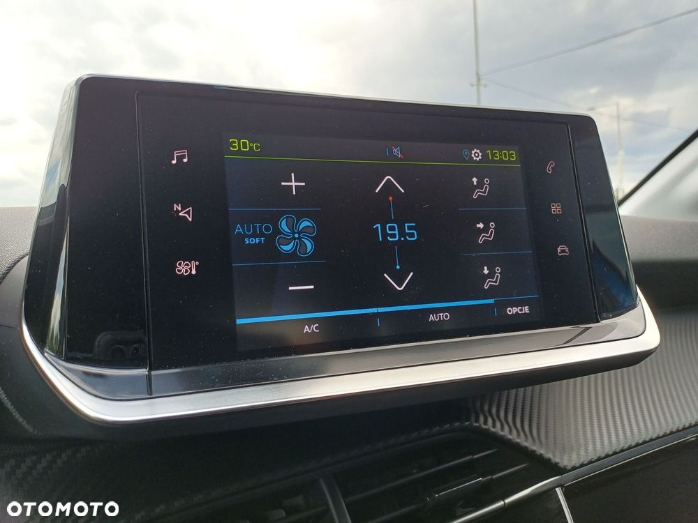 Peugeot 208 50kWh Allure - 15