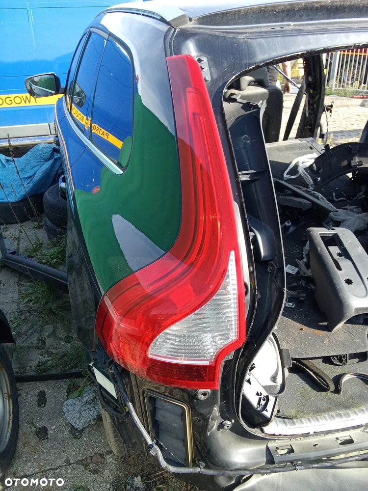 Volvo XC60  2016 r błotnik tył 019-46 ćwiartka - 1
