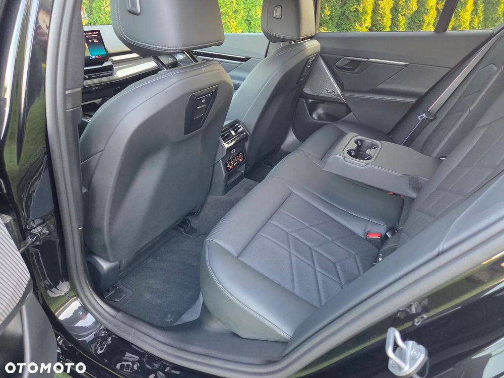 BMW Seria 5 520d xDrive - 27