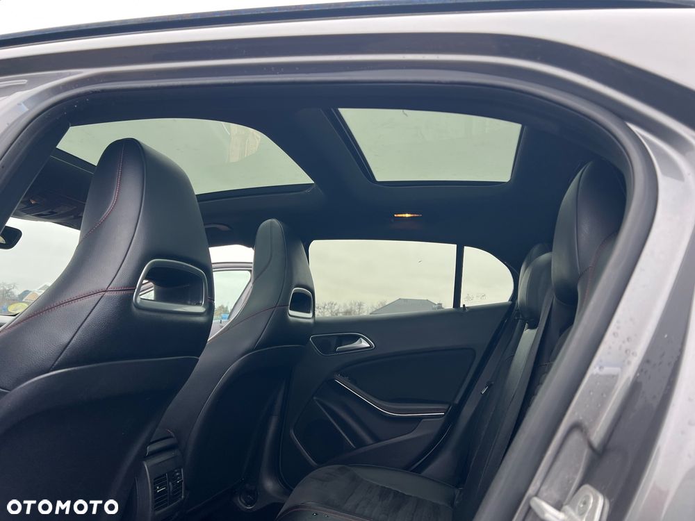 Mercedes-Benz GLA - 22