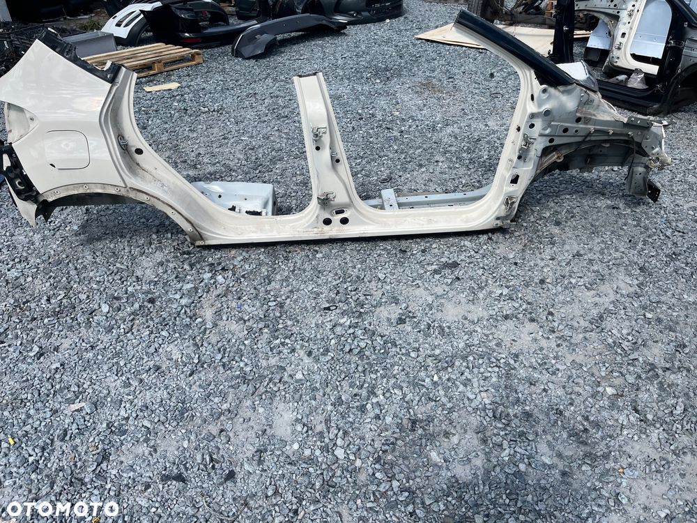 Ćwiartka błotnik próg prawy Renault Captur - 1