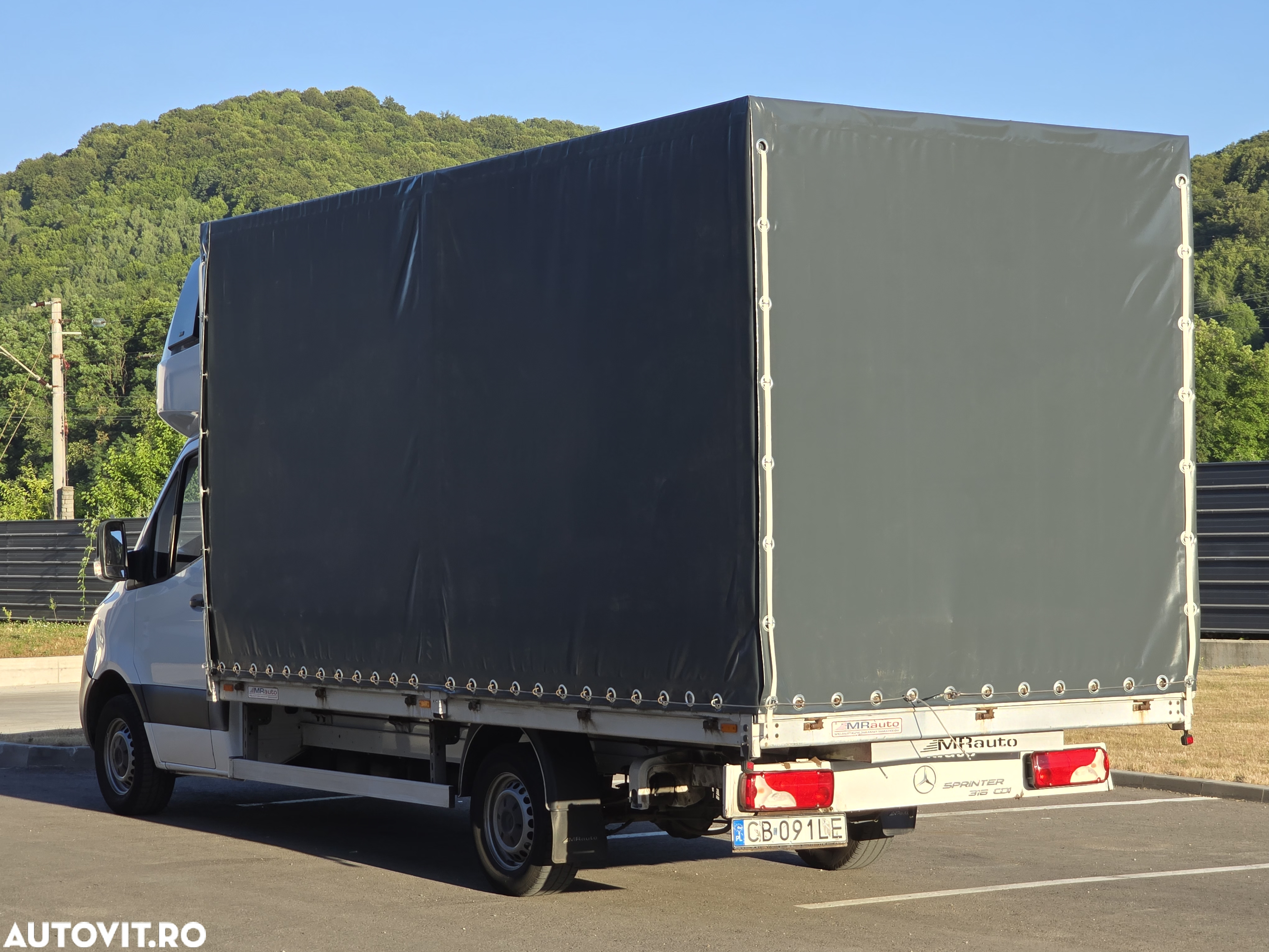 Mercedes-Benz Sprinter - 25