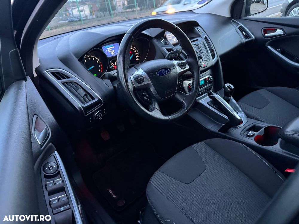 Ford Focus - 8
