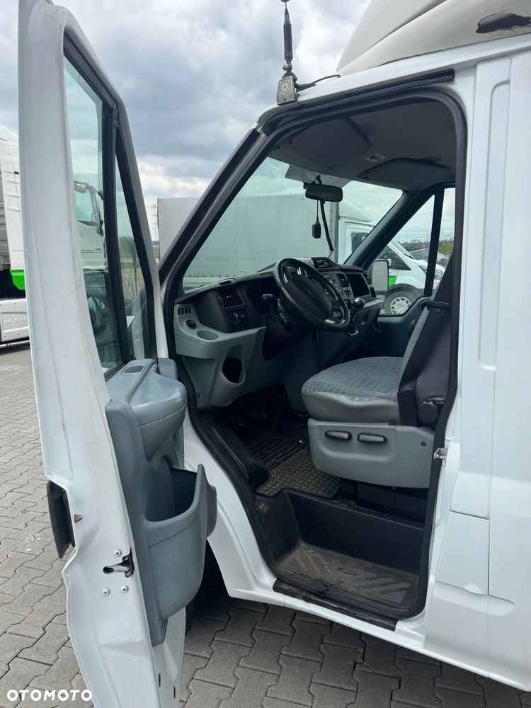 Ford Transit - 18