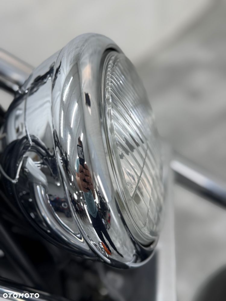 Suzuki Intruder - 14