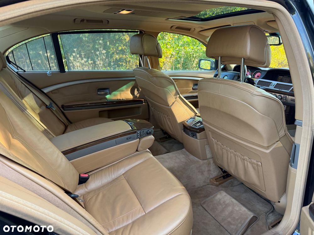 BMW Seria 7 740i L - 10