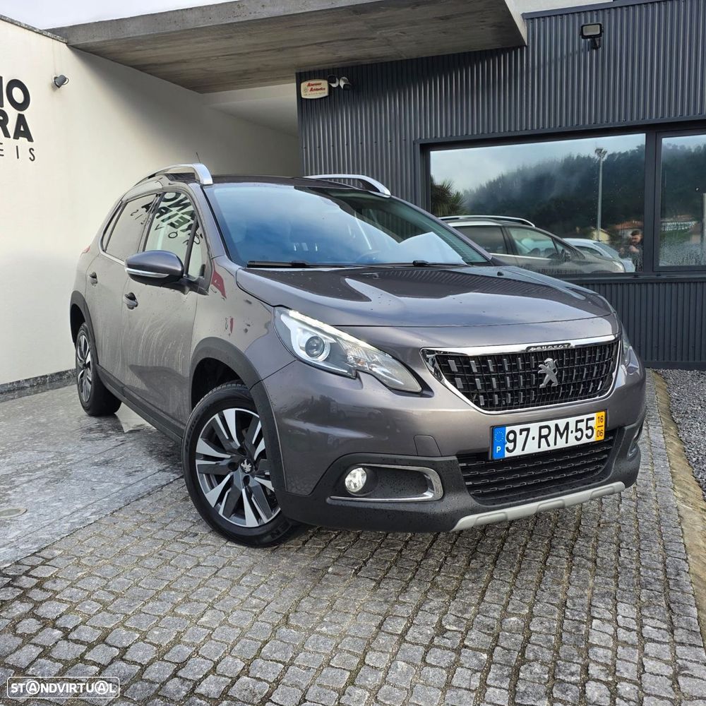 Peugeot 2008 1.2 PureTech Allure - 4