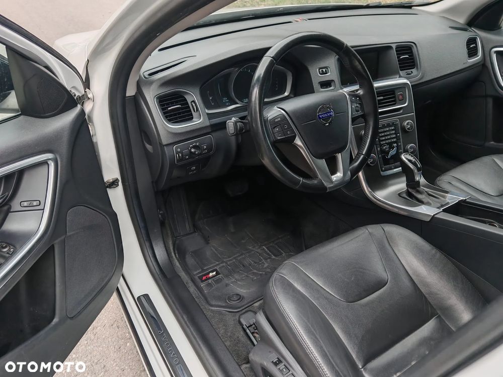 Volvo V60 T5 Drive-E Base - 23