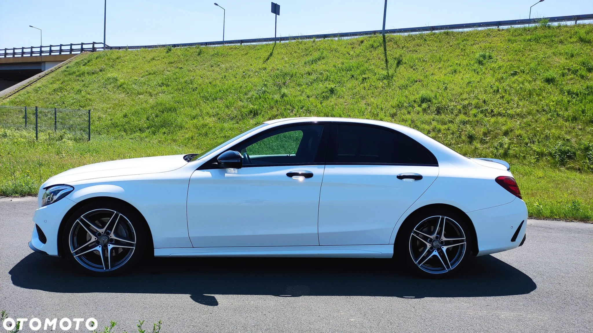 Mercedes-Benz Klasa C 300 9G-TRONIC AMG Line - 5