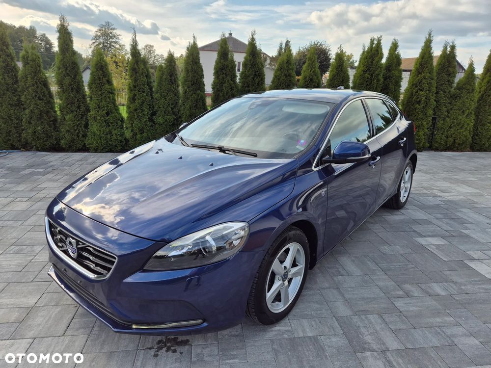 Volvo V40 - 40