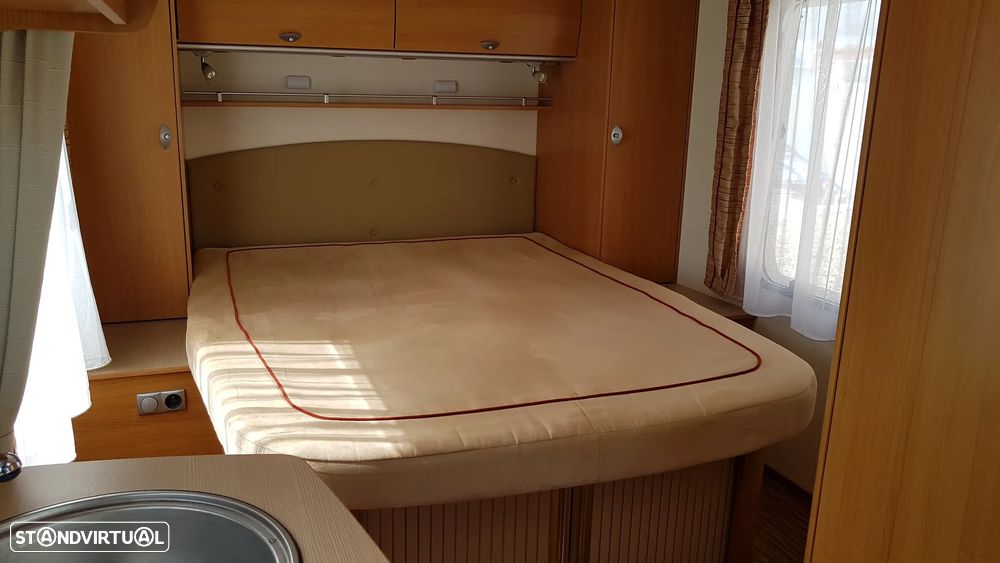 Burstner Nexxo T 687 Cama Central - 28