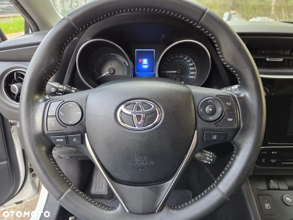 Toyota Auris - 21