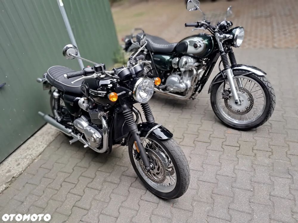 Triumph Bonneville - 14